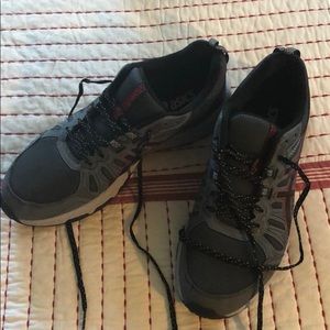 Men’s ASICS tennis shoes. Like New.